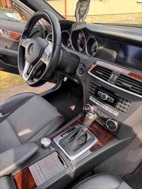 Mercedes-Benz Třídy C 3,0   V6 AMG Paket- 4matic 2011 - foto 16