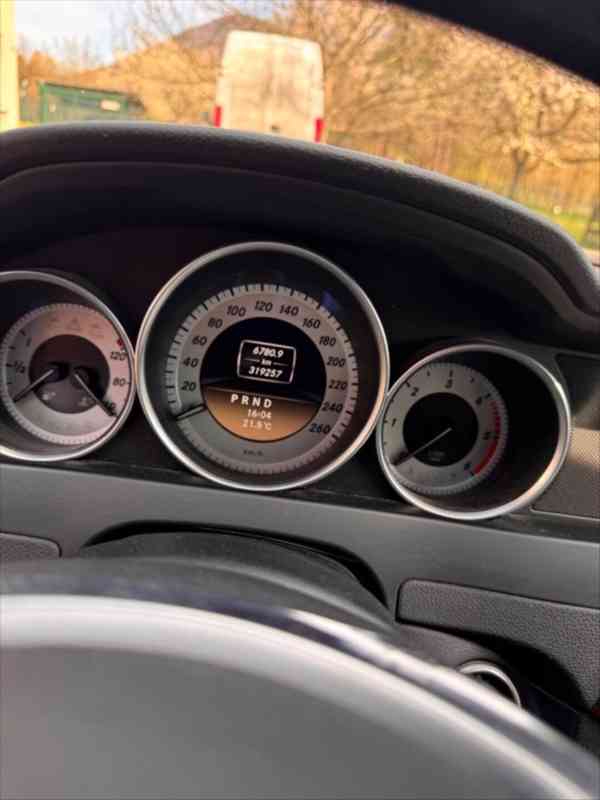 Mercedes-Benz Třídy C 3,0   V6 AMG Paket- 4matic 2011 - foto 11
