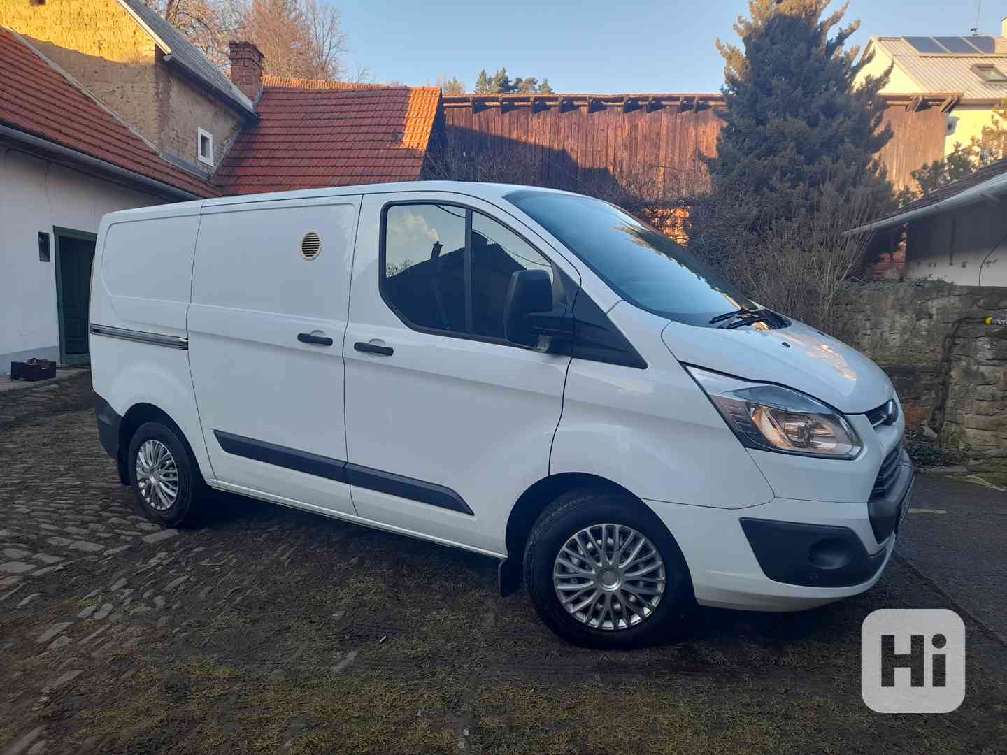 Ford Tranzit Custom - foto 1