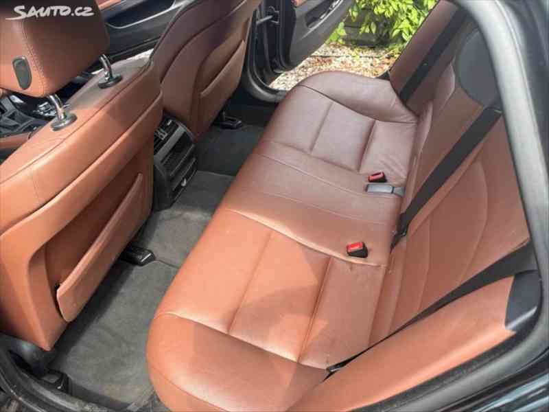 BMW Řada 5 2,0 - foto 8