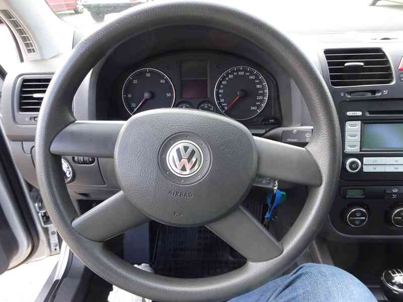 VW Golf 1.9 TDI r.v.2005 (66 KW) Koupeno v ČR  - foto 9