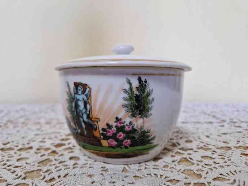 Zajímavá porcelánová Dóza s Andělíčky Biedermeier Březová - foto 3