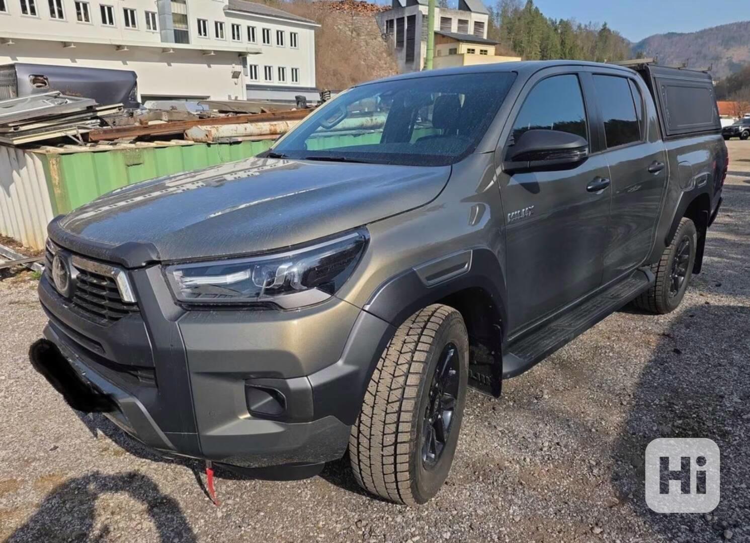 Toyota Hilux 2.8 D-4D Double Cab Invincible 150kw - foto 1