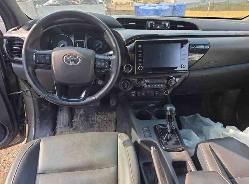 Toyota Hilux 2.8 D-4D Double Cab Invincible 150kw - foto 8