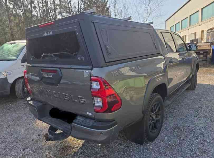 Toyota Hilux 2.8 D-4D Double Cab Invincible 150kw - foto 4