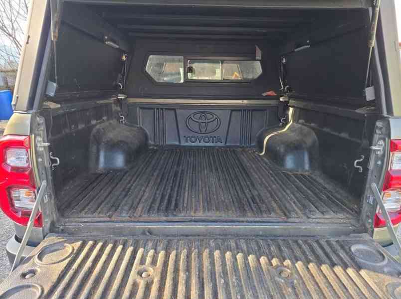 Toyota Hilux 2.8 D-4D Double Cab Invincible 150kw - foto 9