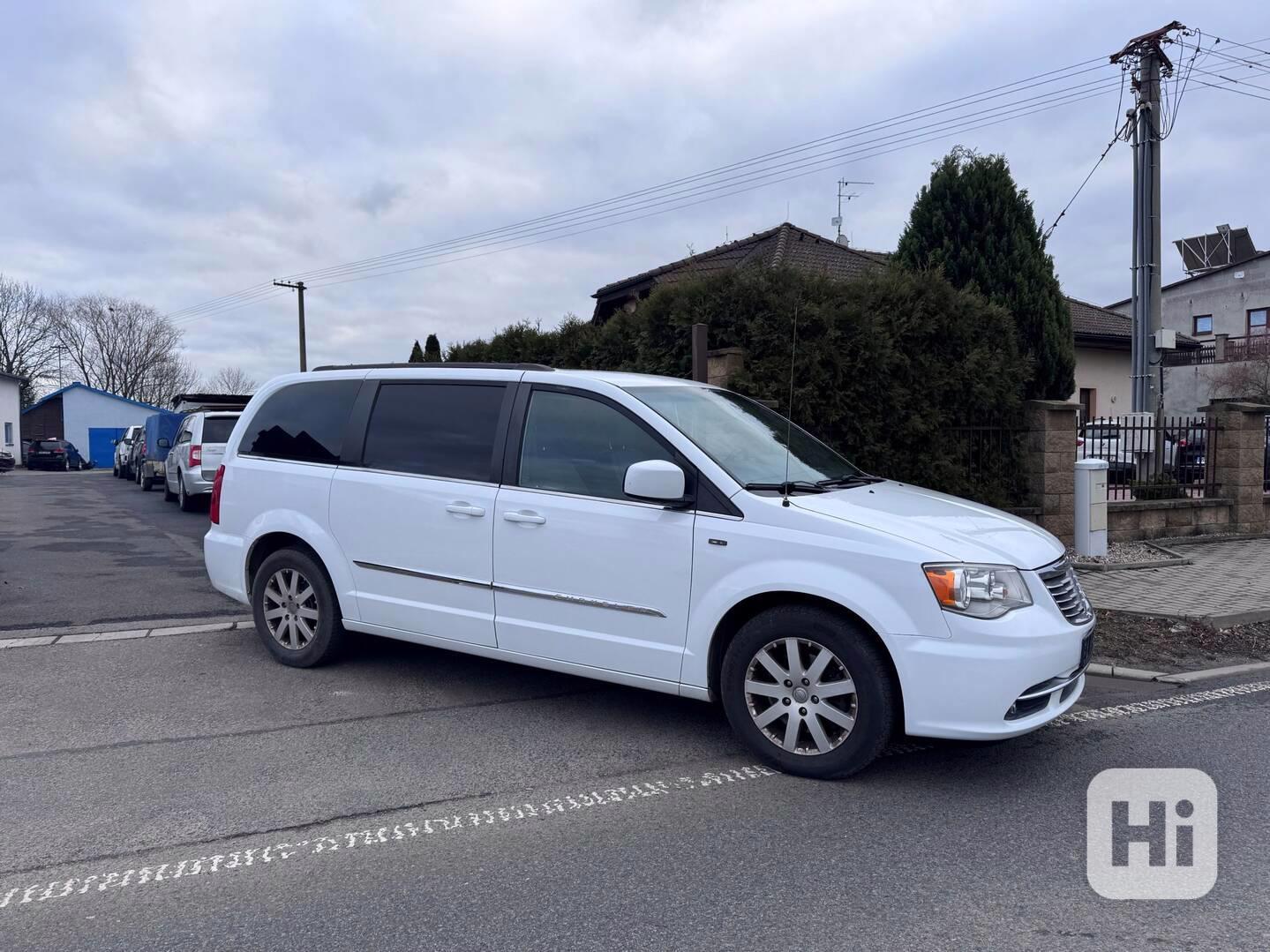 Chrysler Town & Country 3.6 LPG DVD RT 2014 - foto 1