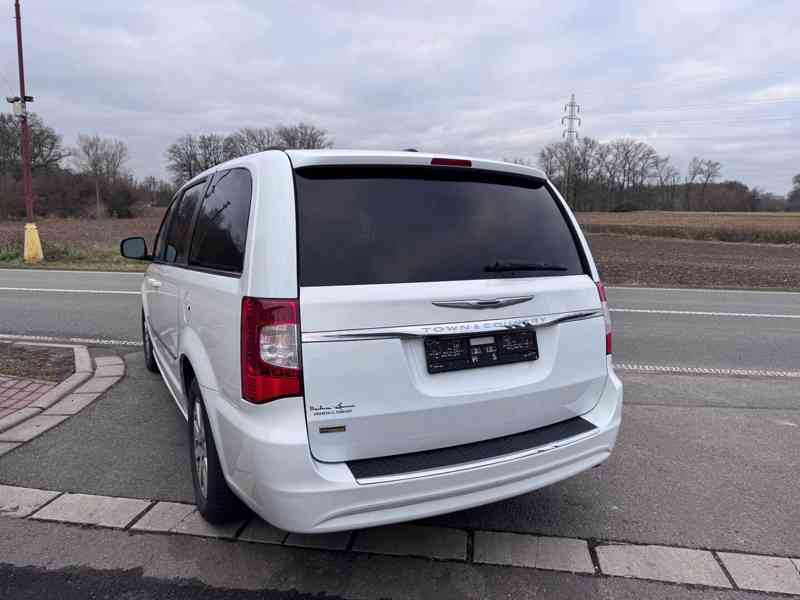 Chrysler Town & Country 3.6 LPG DVD RT 2014 - foto 5