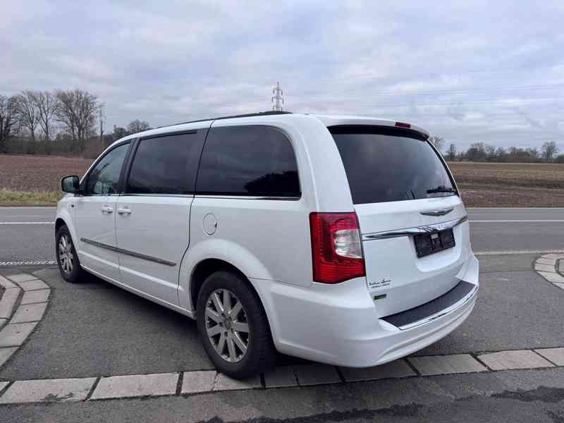 Chrysler Town & Country 3.6 LPG DVD RT 2014 - foto 3