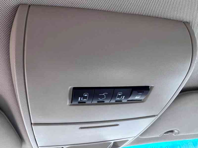 Chrysler Town & Country 3.6 LPG DVD RT 2014 - foto 21