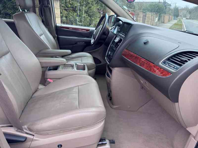 Chrysler Town & Country 3.6 LPG DVD RT 2014 - foto 12