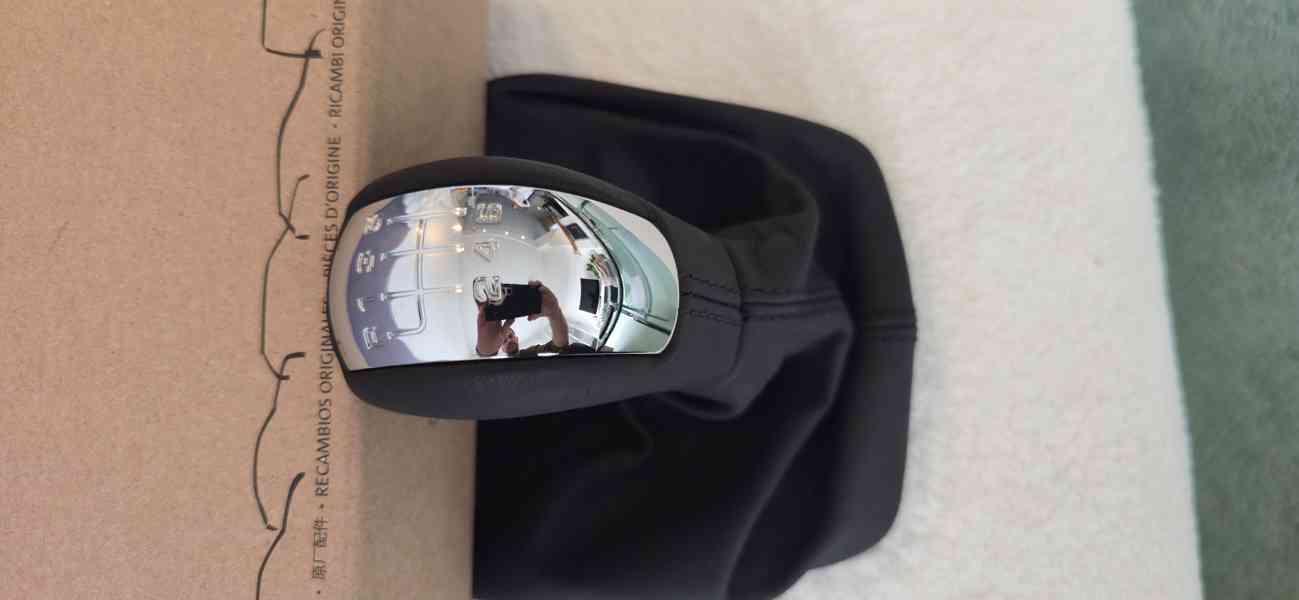 NOVÁ ORIGINÁL řadící páka kůže  ŠKODA YETI 1Z1711113G SHM - foto 2