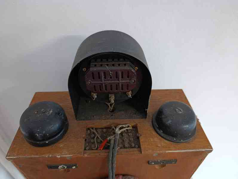 Stará telefonní ústředna Tesla - foto 12