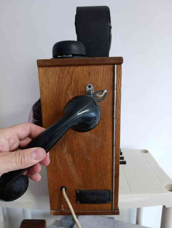 Stará telefonní ústředna Tesla - foto 14