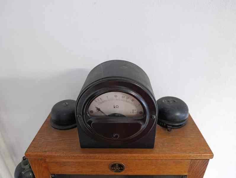 Stará telefonní ústředna Tesla - foto 18