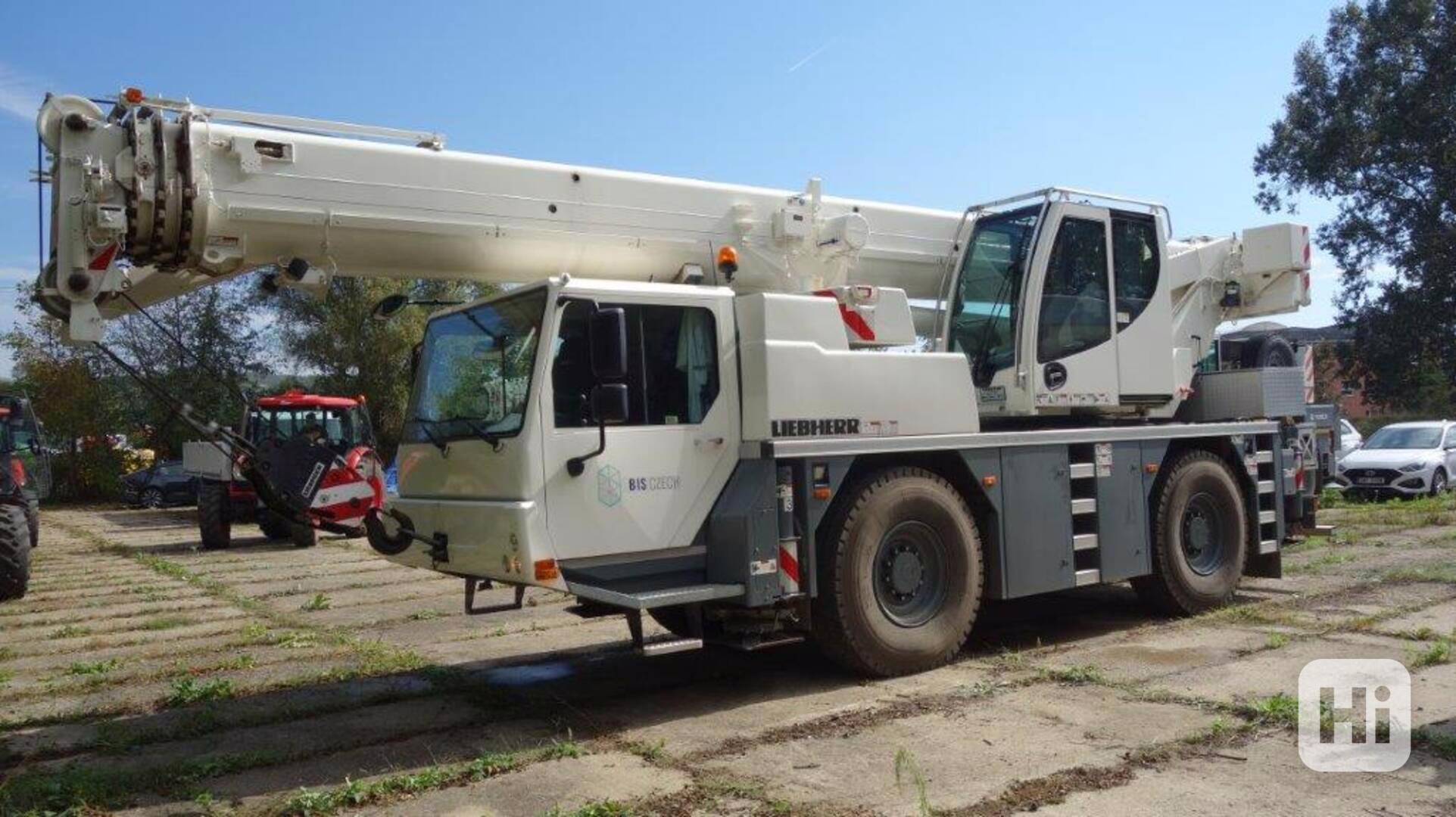 Mobilní jeřáb Liebherr LTM 1040-2.1 - foto 1