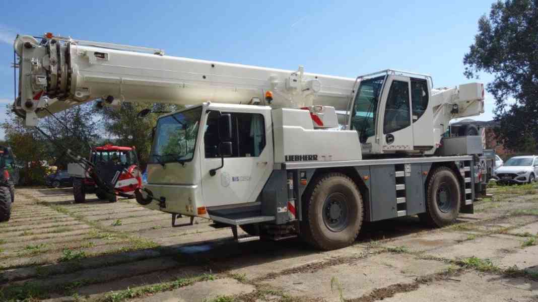 Mobilní jeřáb Liebherr LTM 1040-2.1 - foto 1