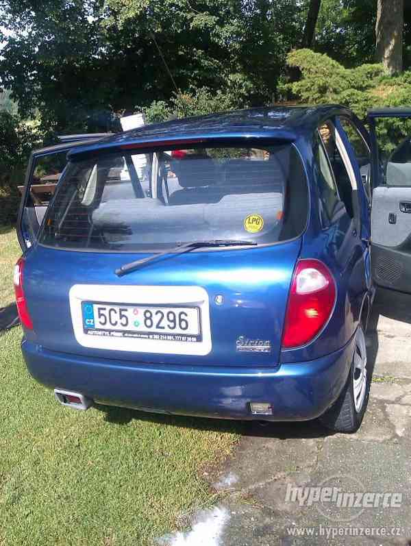 Daihatsu Sirion 1.0 LPG - foto 2
