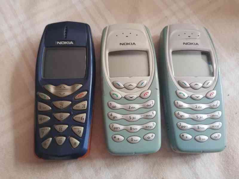 Mobilní tlačítkové telefony Nokia C - foto 5