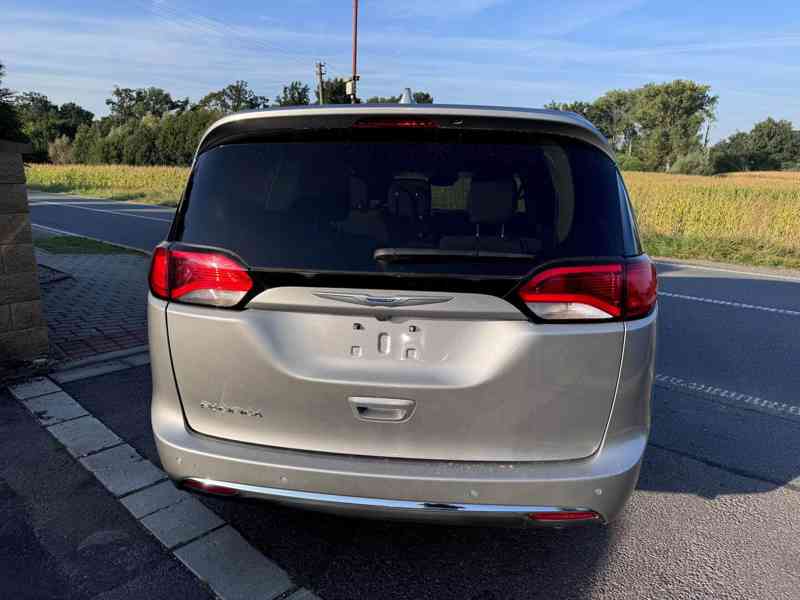 Chrysler Pacifica Grand Caravan  3,6 RU Čocka 2020 - foto 5