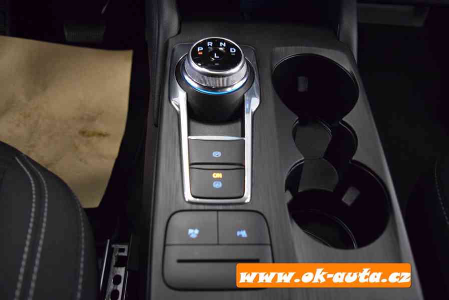 Ford Kuga 2.5i HYBRID AWD 58 000 KM 2022-DPH - foto 13