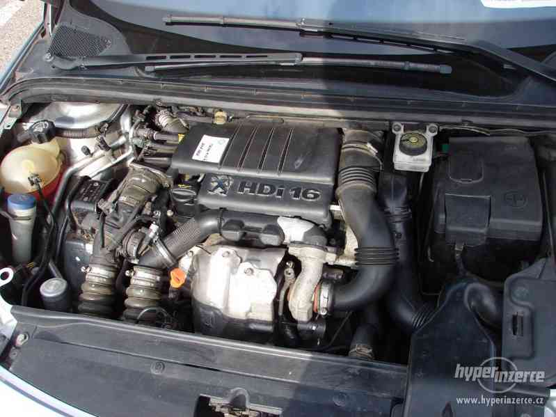 Peugeot 307 SW 1.6 HDI r.v.2005 (66 KW) 7 MÍST - foto 14