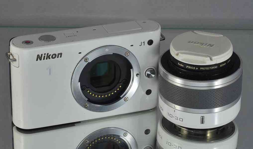 Nikon 1 J1 + 10-30mm 1:3.5-5.6 VR 12000 Exp. - foto 4