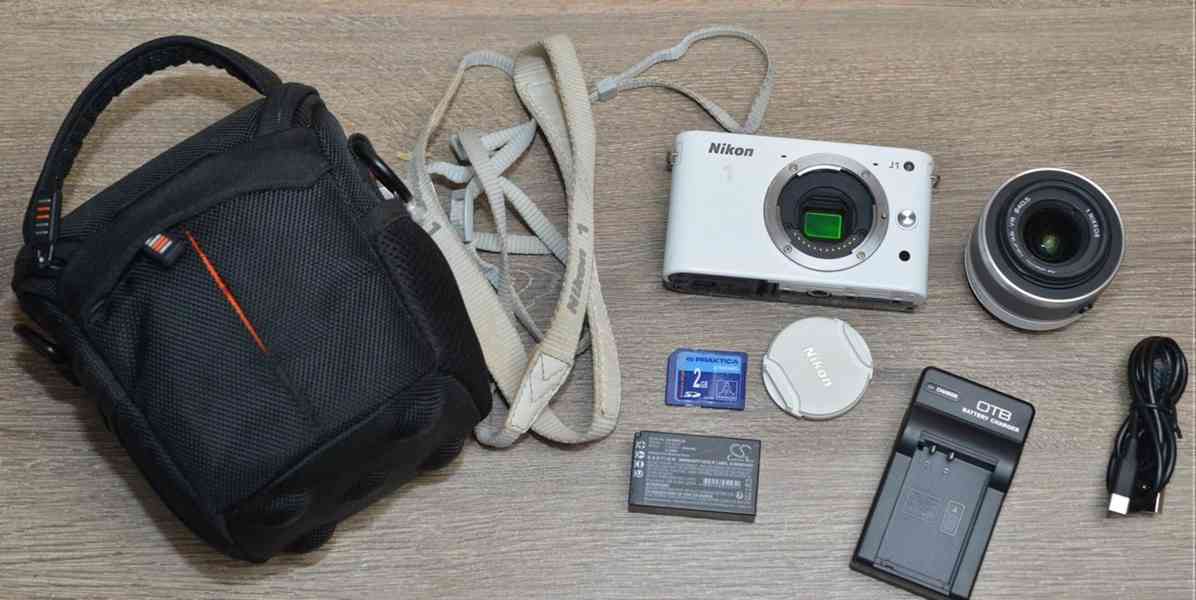 Nikon 1 J1 + 10-30mm 1:3.5-5.6 VR 12000 Exp. - foto 3