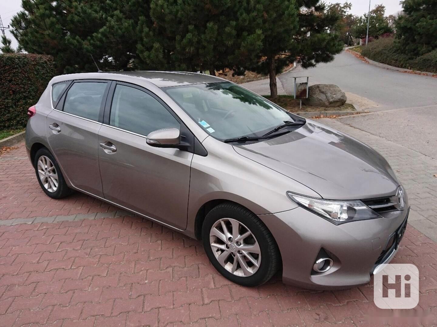 Toyota Auris 2.0 D-4D Active 12/2013 - foto 1
