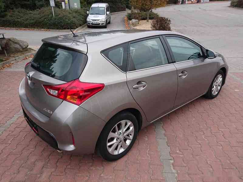 Toyota Auris 2.0 D-4D Active 12/2013 - foto 3