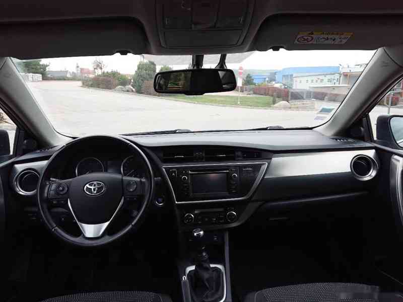 Toyota Auris 2.0 D-4D Active 12/2013 - foto 9
