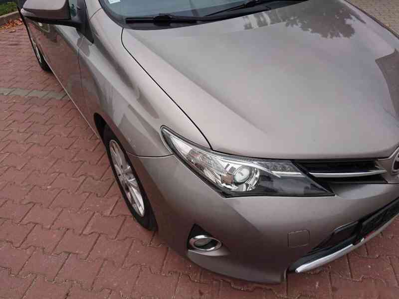 Toyota Auris 2.0 D-4D Active 12/2013 - foto 13