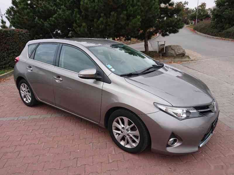 Toyota Auris 2.0 D-4D Active 12/2013 - foto 1