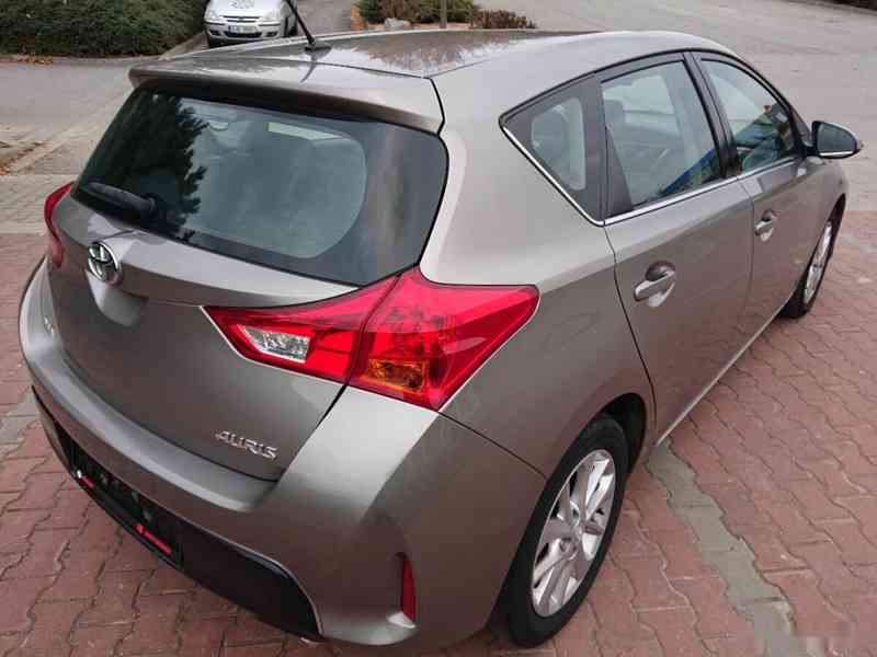 Toyota Auris 2.0 D-4D Active 12/2013 - foto 18