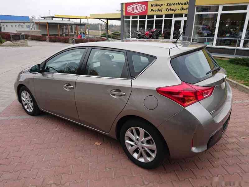Toyota Auris 2.0 D-4D Active 12/2013 - foto 5