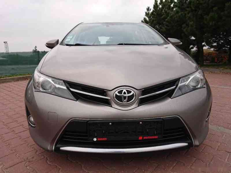 Toyota Auris 2.0 D-4D Active 12/2013 - foto 12