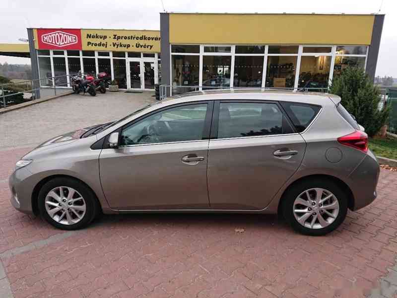 Toyota Auris 2.0 D-4D Active 12/2013 - foto 6