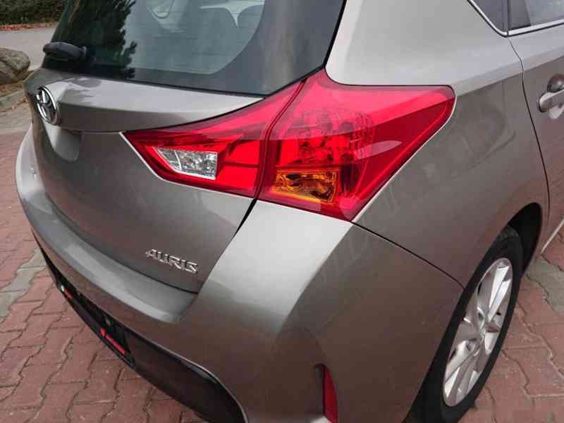 Toyota Auris 2.0 D-4D Active 12/2013 - foto 19