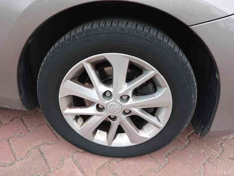 Toyota Auris 2.0 D-4D Active 12/2013 - foto 14