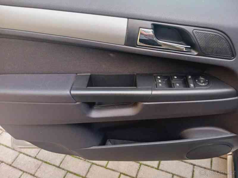 Opel Zafira 1,6 I - foto 10