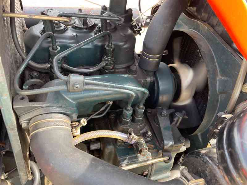 Traktor Kubota B7000 4x4 - foto 8
