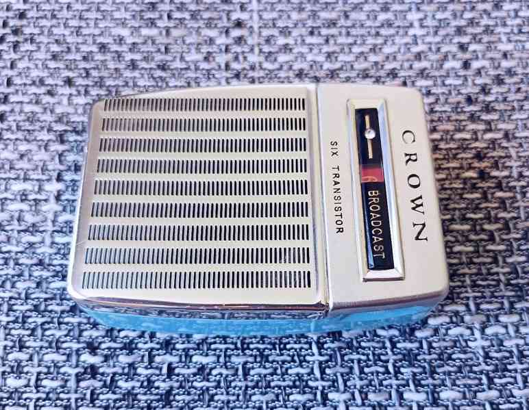 Krásné starožitné japonské tranzistorové rádio Crown, 1961  - foto 2
