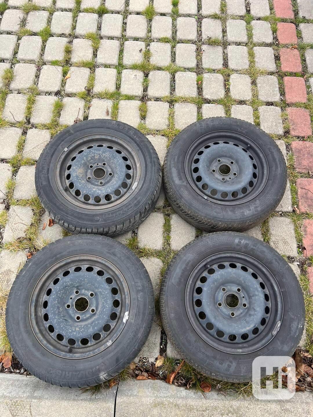 Plechové disky 15 5x112 a zimní pneu 195/65/R15 - foto 1