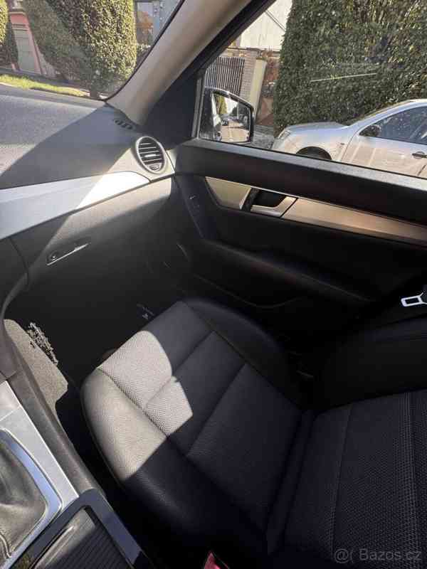 Mercedes-Benz Třídy C 2,1   W204 - foto 14