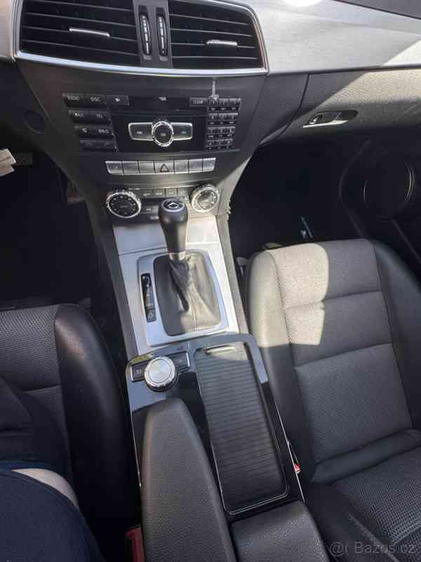 Mercedes-Benz Třídy C 2,1   W204 - foto 13