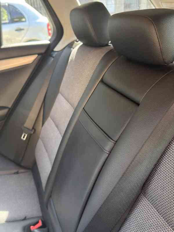 Mercedes-Benz Třídy C 2,1   W204 - foto 12