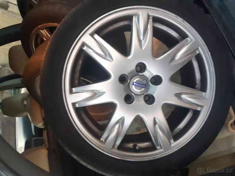 Volvo V70 2006 D5 136kw AWD - foto 3