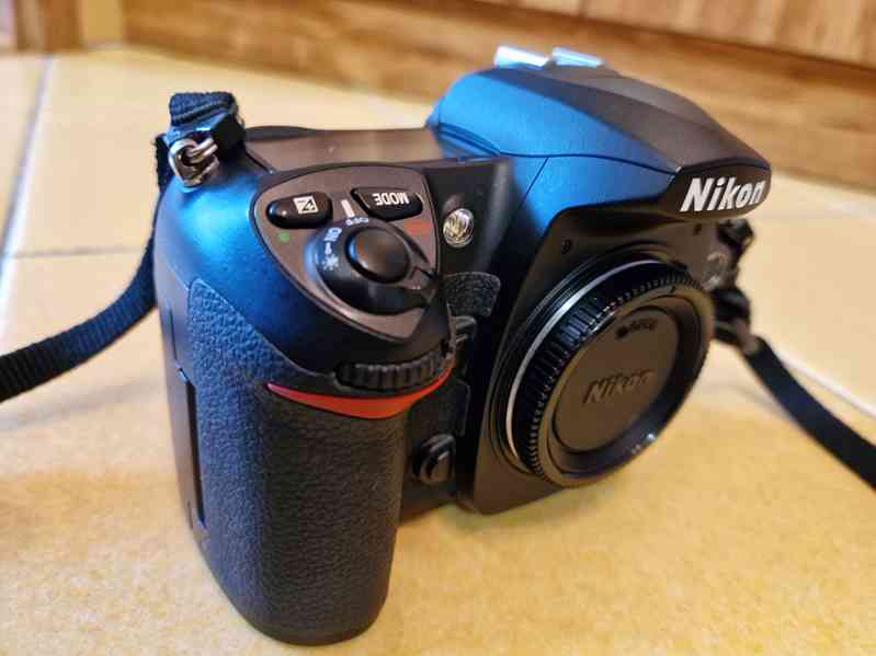 Fotoaparát Nikon D200 – tělo - foto 4