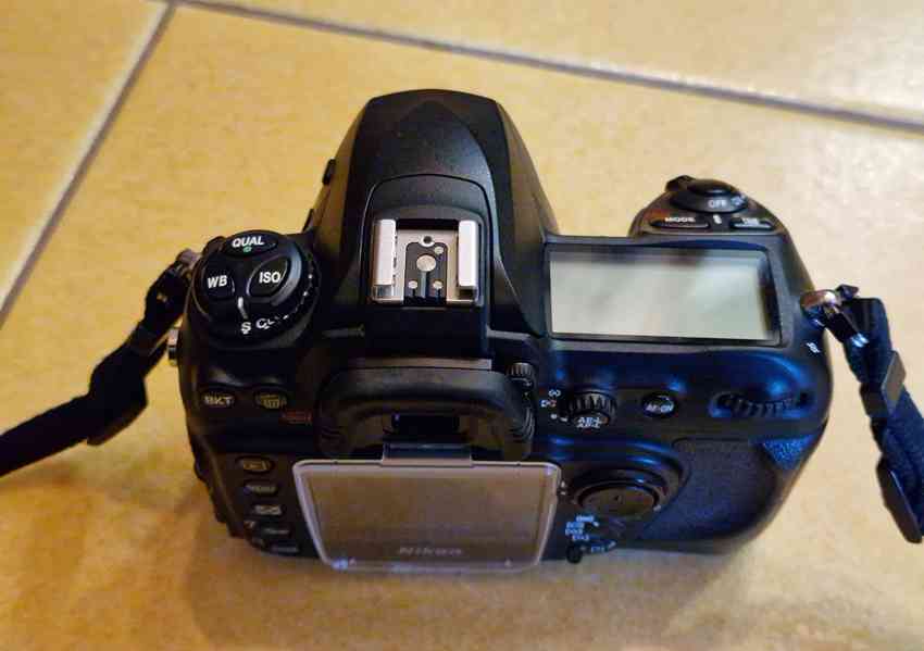 Fotoaparát Nikon D200 – tělo - foto 10