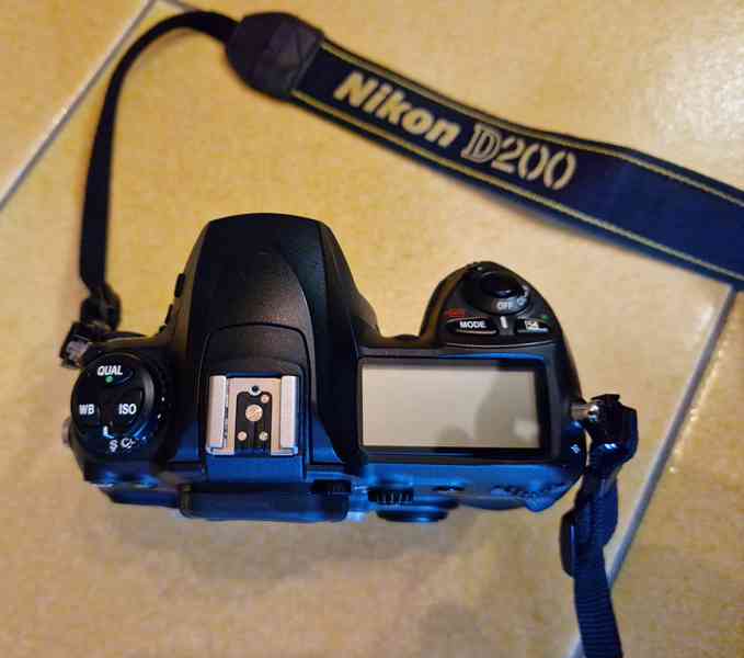 Fotoaparát Nikon D200 – tělo - foto 8